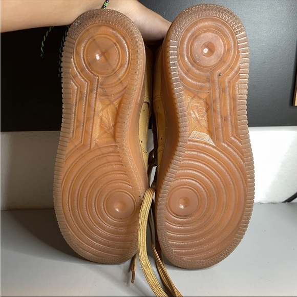 Nike - Picture 4 of 7